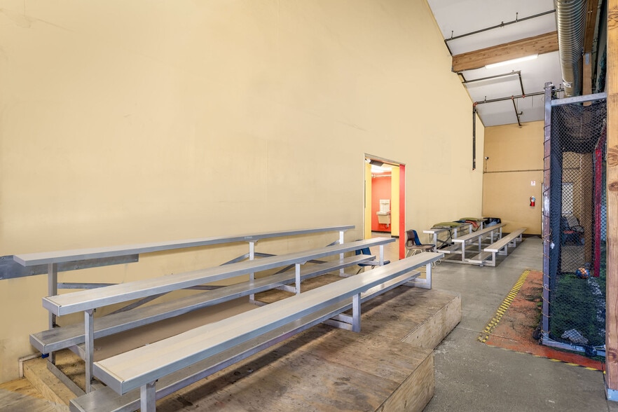 More Photos Of 957 Golden Gate Ter, Grass Valley Sports And Entertainment For Sale