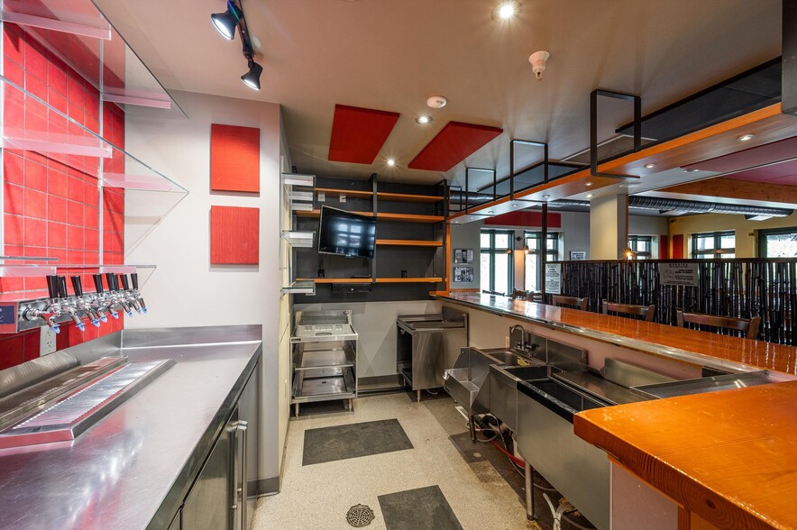 More Photos Of 1011 Harris Ave, Bellingham Restaurant For Sale