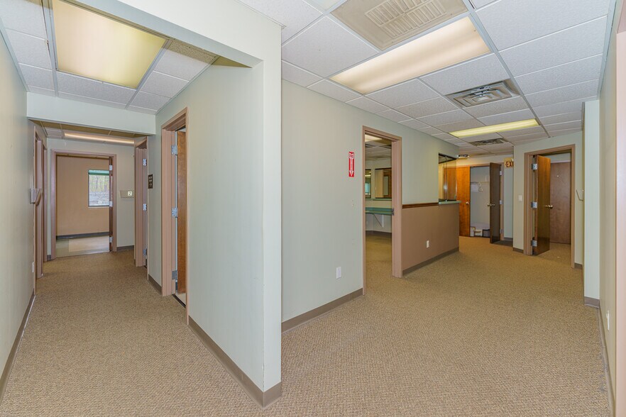 More Photos Of 961-963 State Route 146, Clifton Park Medical For Lease