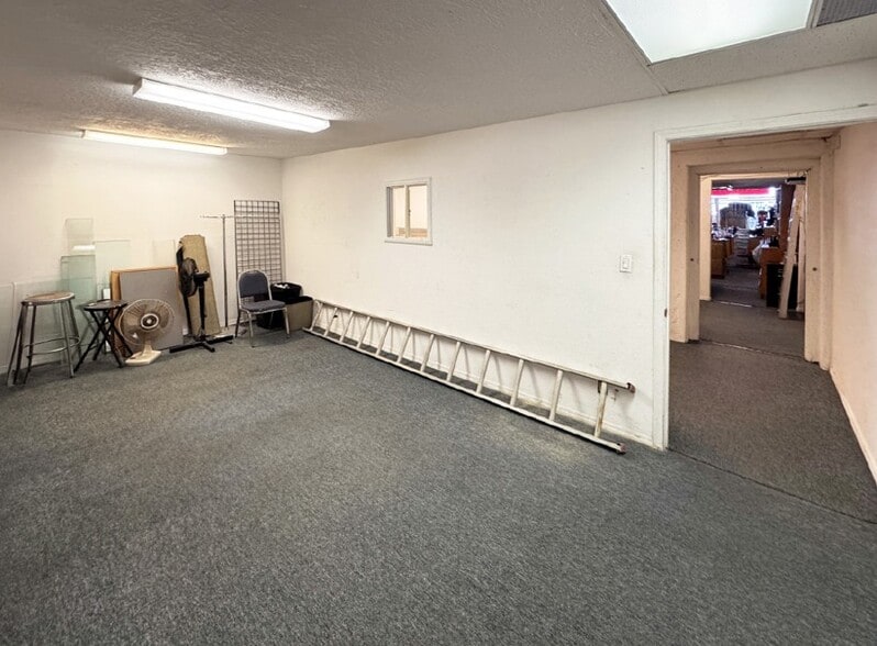 More Photos Of 1005 S St Francis Rd, Santa Fe General Retail For Sale