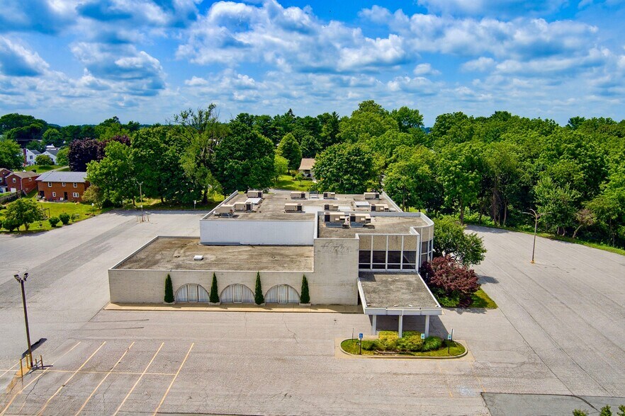 More Photos Of 505 Jermor Ln, Westminster Restaurant For Lease