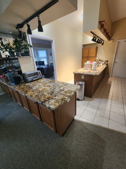 More Photos Of 2105 Drew St, Clearwater Office For Sale