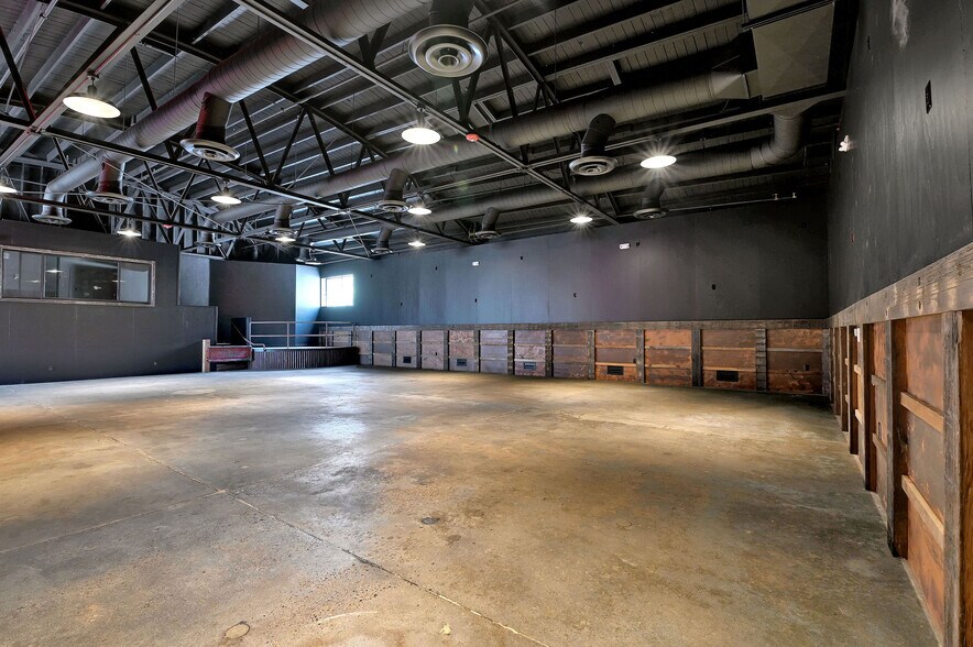 More Photos Of 208 S Green St, Sonora Restaurant For Sale