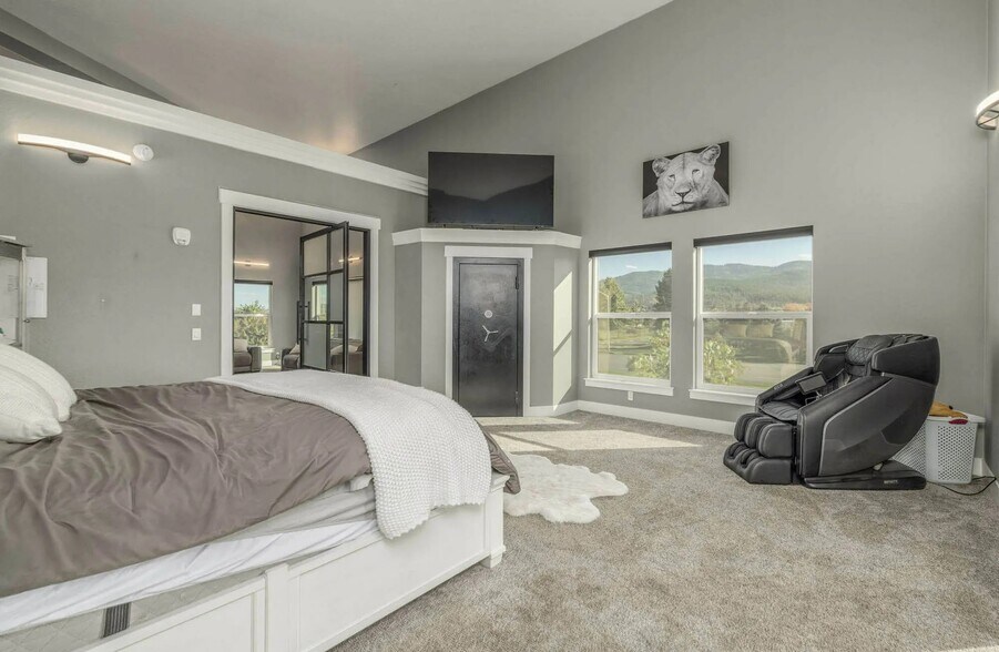 More Photos Of 921 N Lean St, Post Falls Industrial For Sale