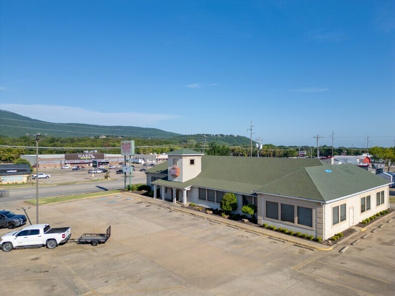 More Photos Of 2103 N Broadway, Poteau General Retail For Sale