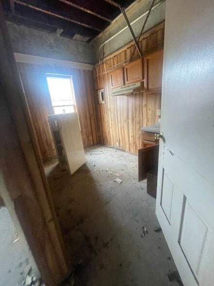 More Photos Of 2 E Main St, Plano Storefront Retail Residential For Sale