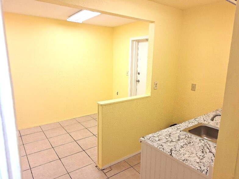 More Photos Of 1024 FL-19 N, Palatka Service For Lease
