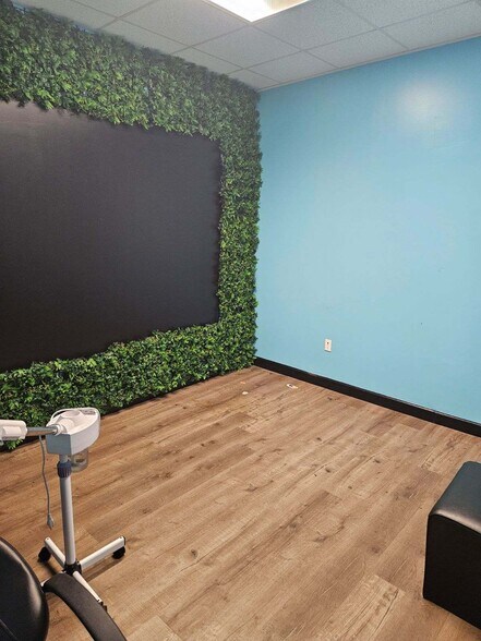 More Photos Of 7120 Hogan Rd, Jacksonville Unknown For Lease