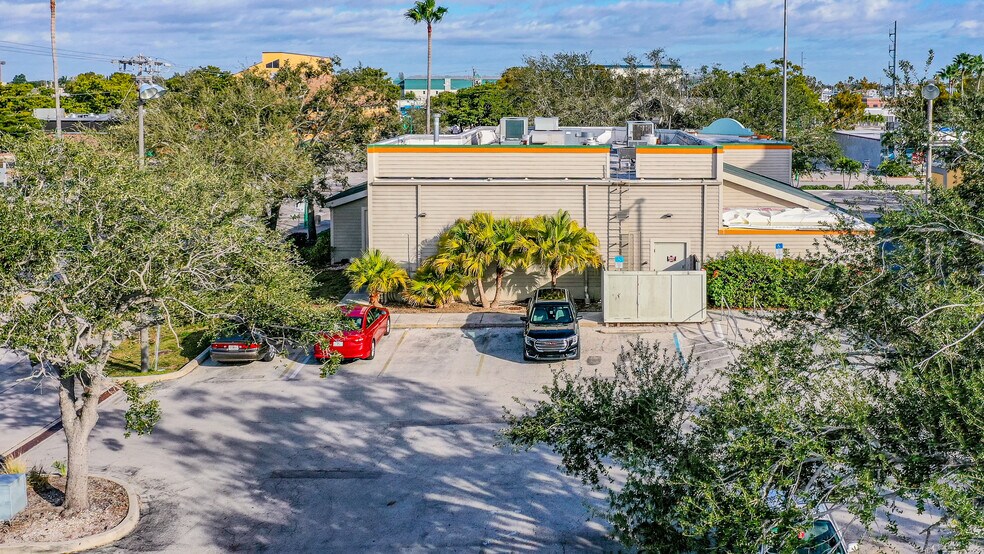 More Photos Of 1502 Cape Coral Pky E, Cape Coral Restaurant For Sale