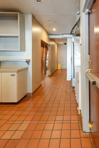 More Photos Of 328 7th St, Oakland Storefront Retail Office For Lease