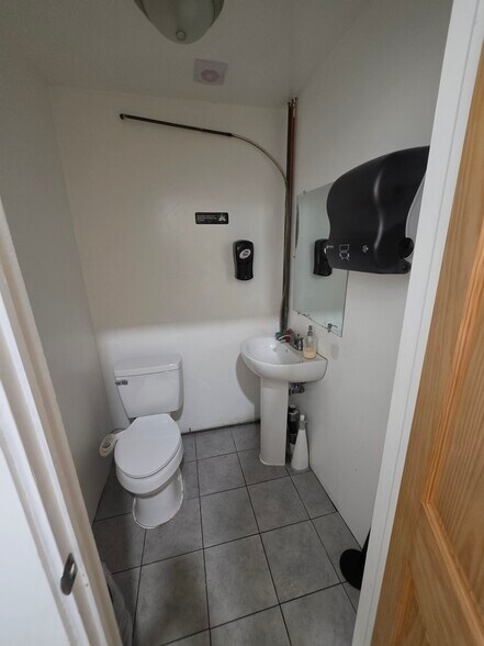 More Photos Of 51 Van Brunt St, Brooklyn Warehouse For Lease