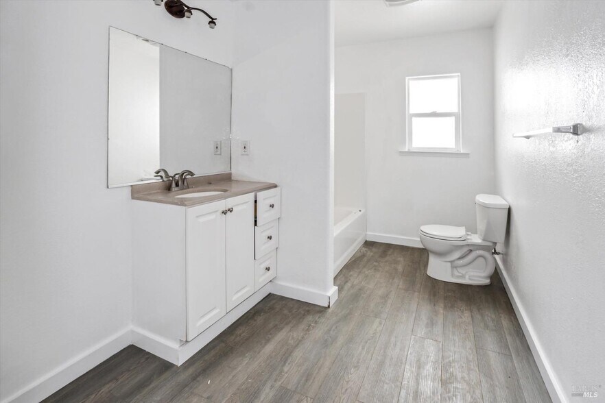 More Photos Of 31211 Highway 128, Cloverdale Apartments For Sale