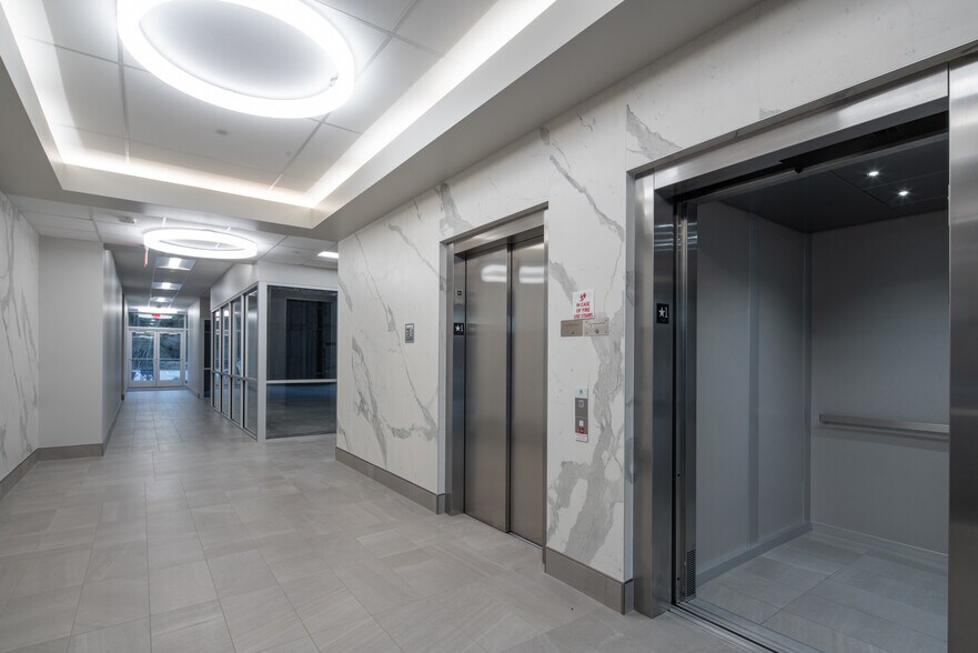 More Photos Of 155 School St, Tomball Medical For Lease