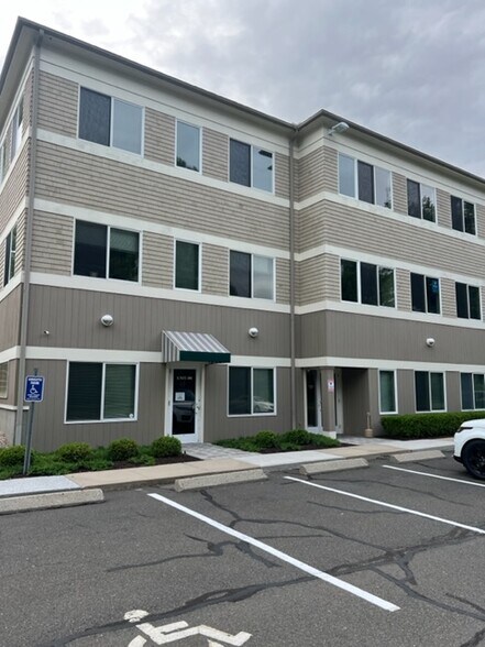 More Photos Of 1449 Old Waterbury Rd, Southbury Office For Sale