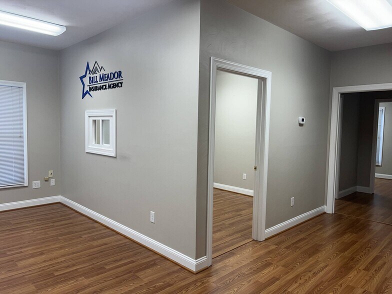 More Photos Of 2758 Electric Rd, Roanoke Medical For Lease