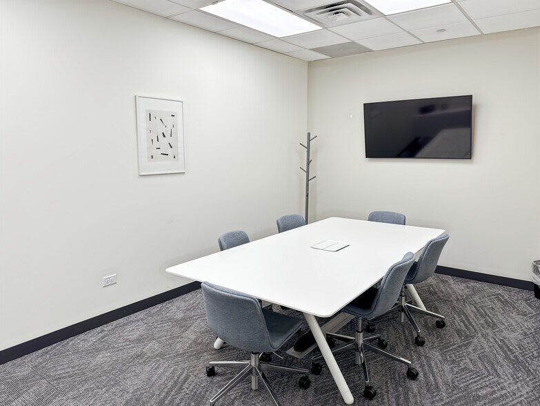 More Photos Of 2525 Cabot Dr, Lisle Coworking Space