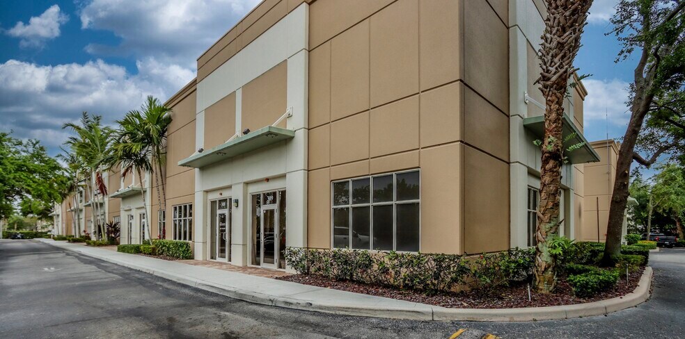 More Photos Of 999 Stinson Way, West Palm Beach Warehouse For Lease