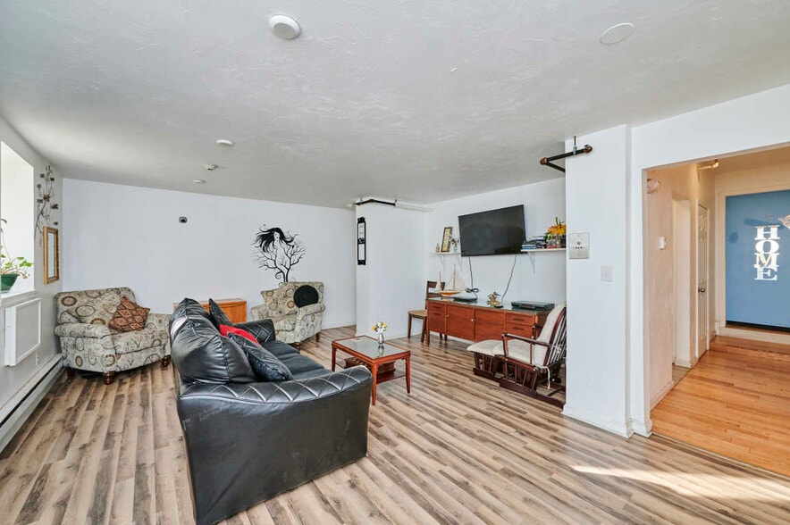 More Photos Of 8 Cotting Ave, Marlborough Apartments For Sale