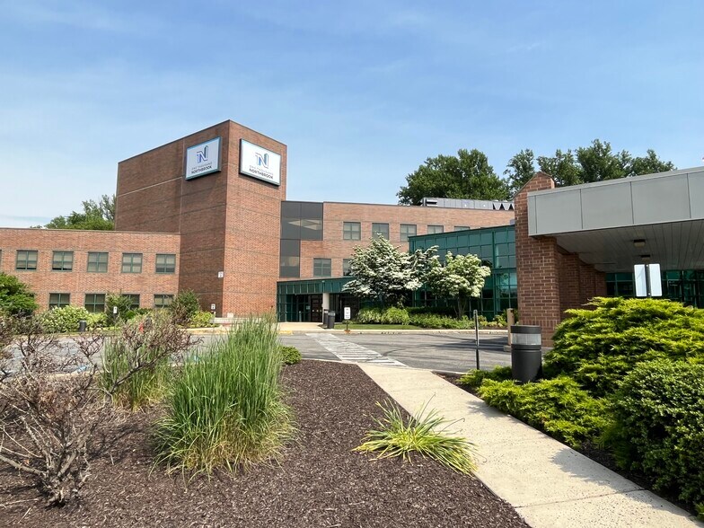 More Photos Of 1000 Northbrook Dr, Trevose Office For Sale