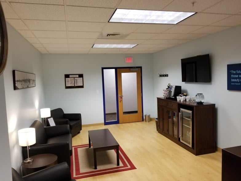 More Photos Of 628 Hebron Ave, Glastonbury Office For Lease