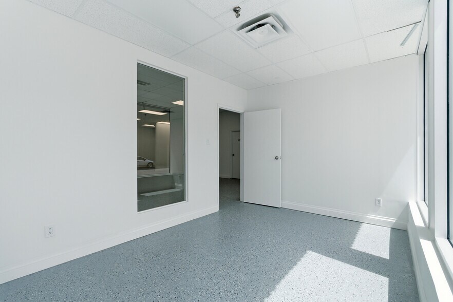 More Photos Of 397 Humberline Dr, Toronto Warehouse For Sale