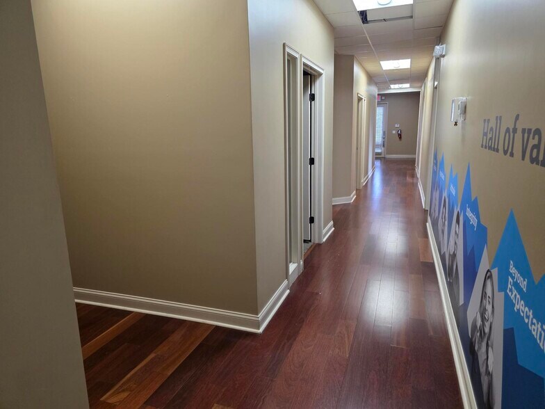More Photos Of 2505-2511 Seven Springs Blvd, New Port Richey Office For Sale