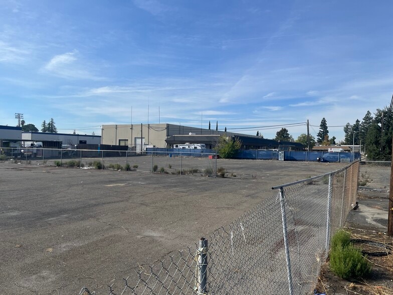 More Photos Of 1757-1761 Fulton Ave, Sacramento Auto Dealership For Sale