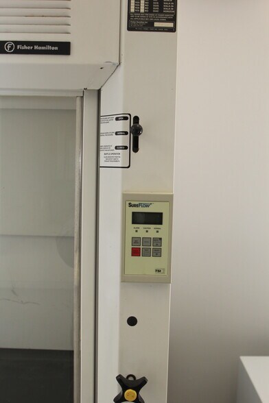 More Photos Of 87 Main St, North Reading Light Manufacturing For Sale