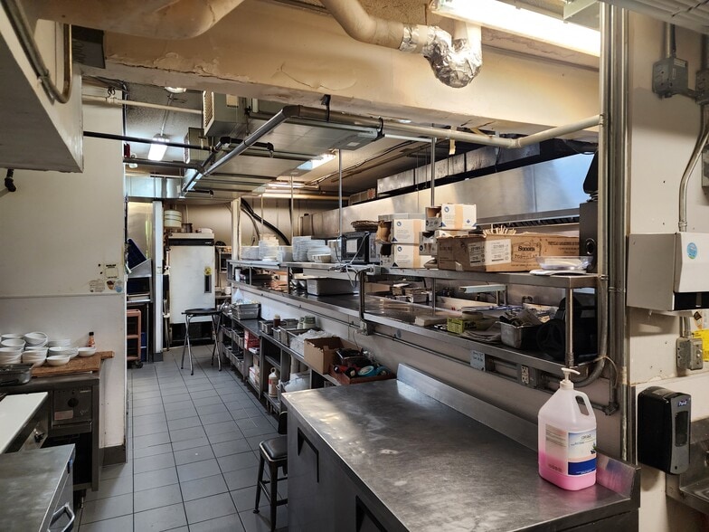 More Photos Of 2-10 By Ward Market Sq, Ottawa Storefront For Lease