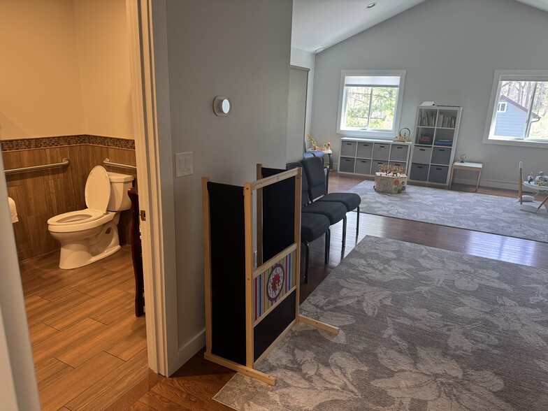 More Photos Of 272 N Hewitt Rd, Ypsilanti Religious Facility For Sale