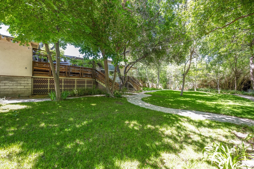 More Photos Of 12625 Sierra Hwy, Santa Clarita Restaurant For Sale