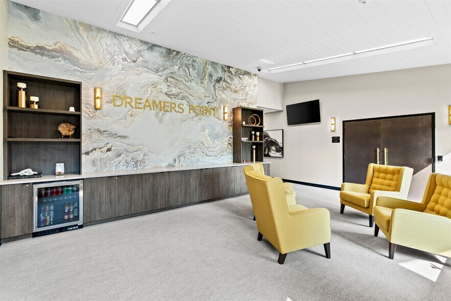 More Photos Of 2056 Woodlane Dr, Woodbury Medical For Sale