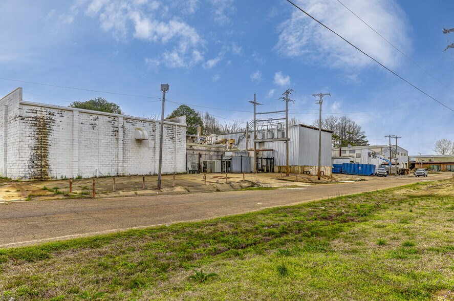 More Photos Of 4639 Medgar Evers Blvd, Jackson Manufacturing For Sale