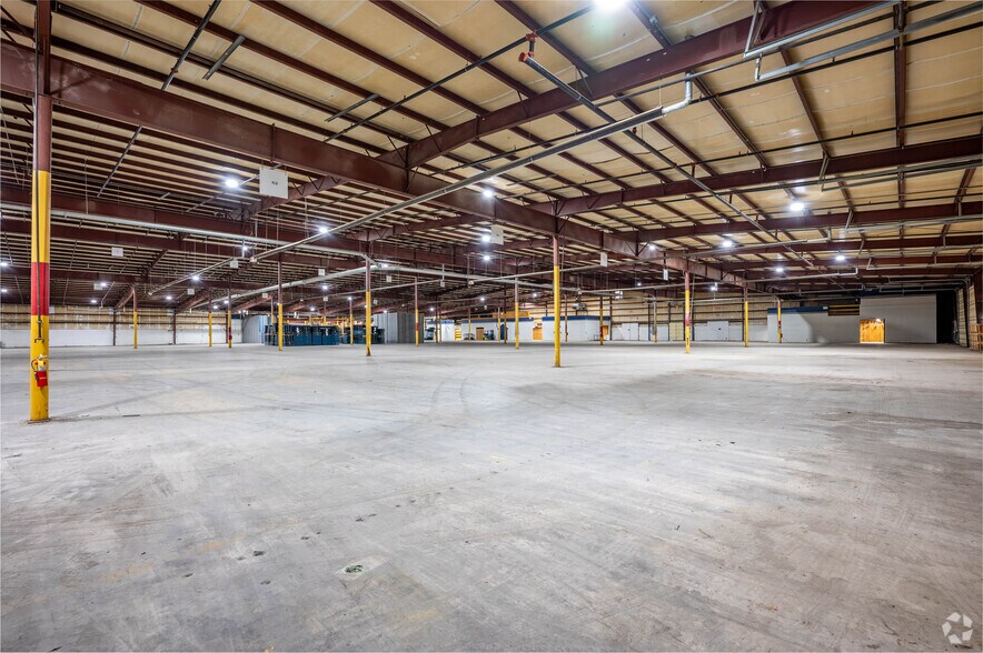More Photos Of 325 12th St SE, Linton Manufacturing For Lease