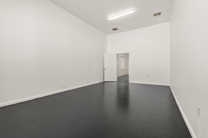 More Photos Of 1101-1125 S La Brea Ave, Inglewood Storefront Retail Office For Lease