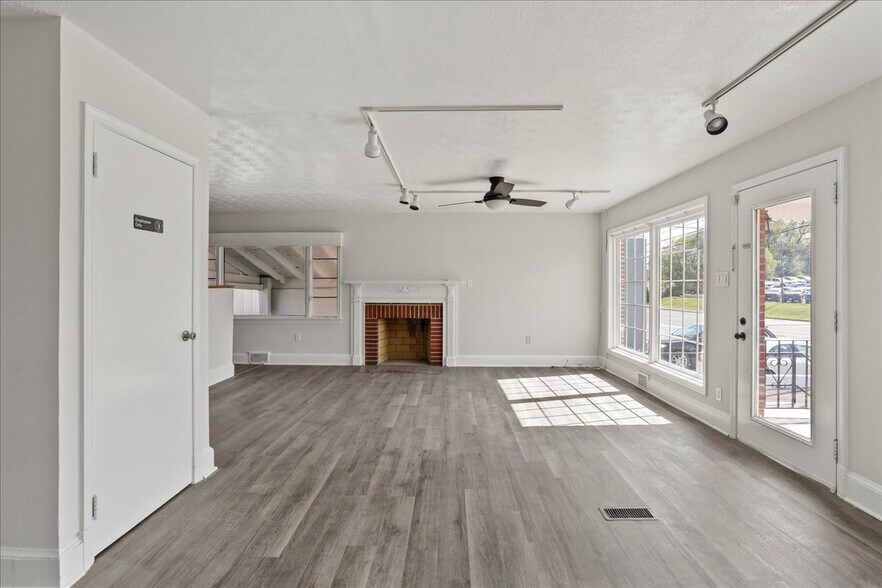 More Photos Of 2109 Valley Ave, Winchester Medical For Sale