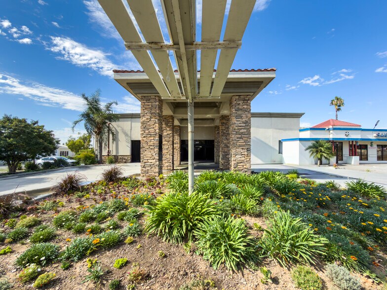 More Photos Of 537 S Glendora Ave, West Covina Freestanding For Lease