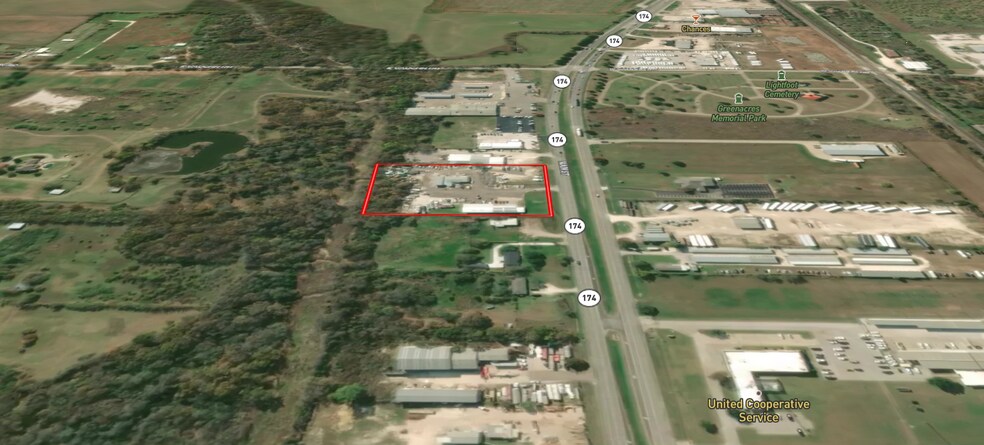 More Photos Of 3226 N Main St, Cleburne Warehouse For Lease