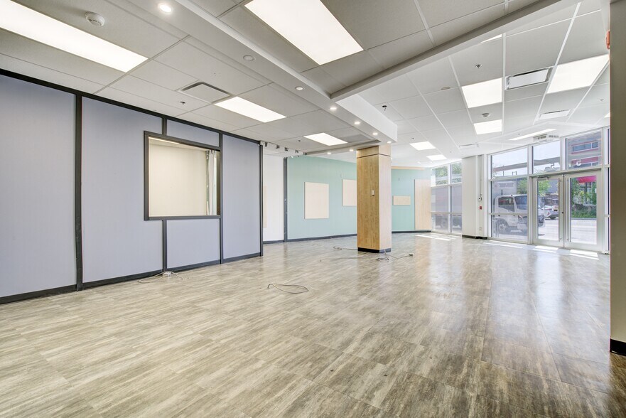 More Photos Of 5773-5781 Boul Gouin O, Montréal Medical For Lease
