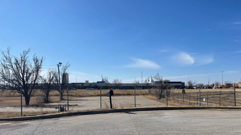 More Photos Of 325 Frontier Dr, Oklahoma City Truck Terminal For Lease