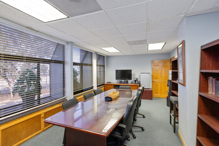 More Photos Of 4550 Kearny Villa Rd, San Diego Office For Sale