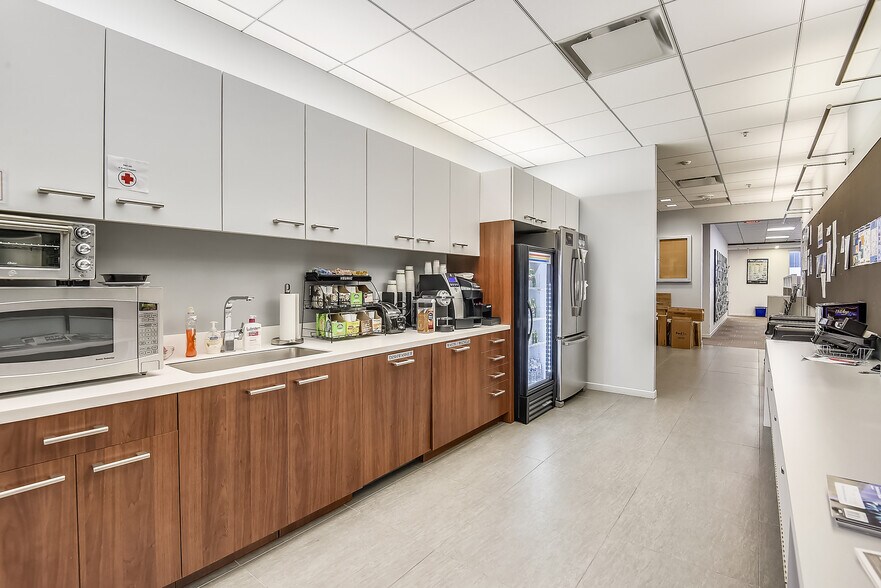 More Photos Of 2550 Wasser Ter, Herndon Office For Sale