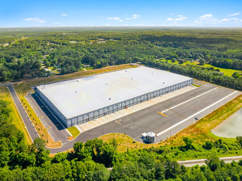 More Photos Of 175 Candler Rd, Stockbridge Warehouse For Lease