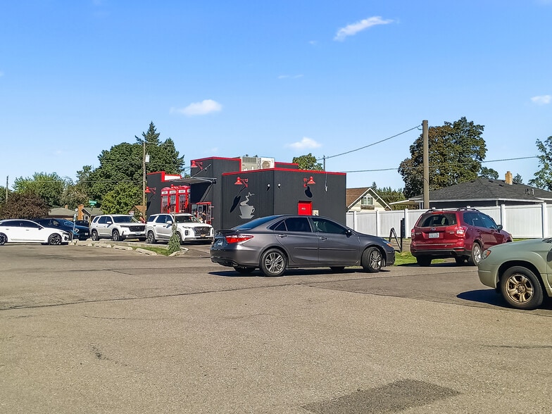 More Photos Of 112 N Evergreen Rd, Spokane Freestanding For Sale