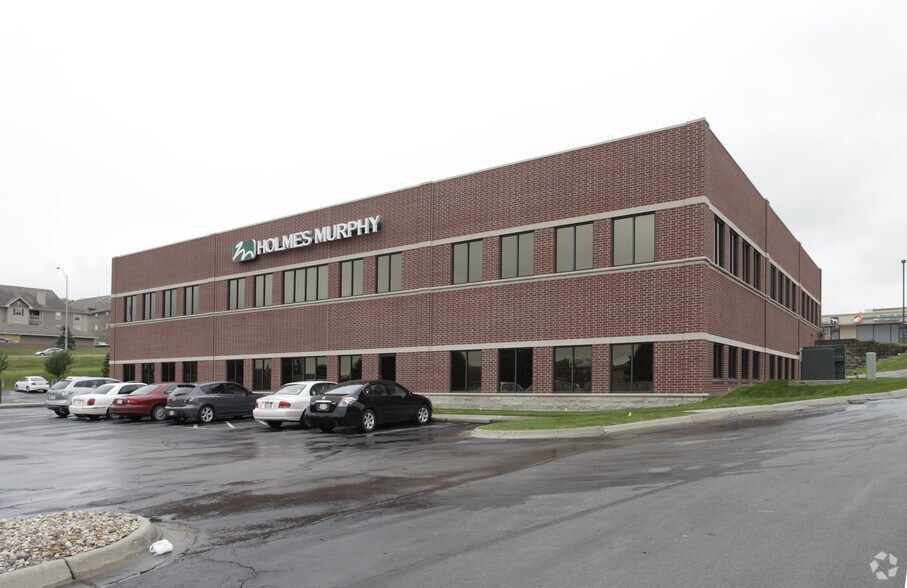 More Photos Of 2637 S 158th Plz, Omaha Office For Lease