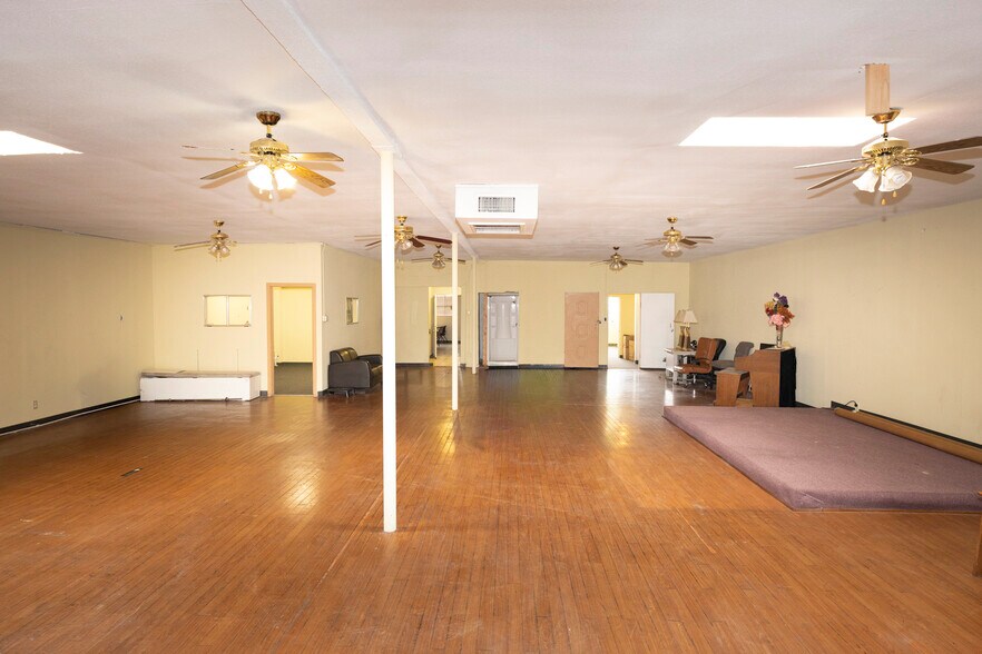 More Photos Of 5239 Atlantic Ave, Long Beach Freestanding For Sale