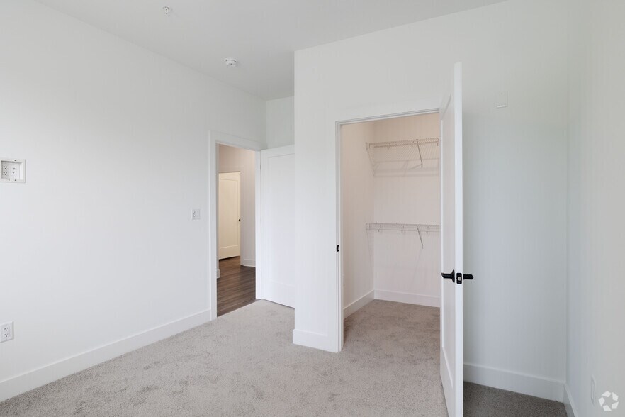 More Photos Of 580 Columbia Tpke, East Greenbush Apartments For Lease