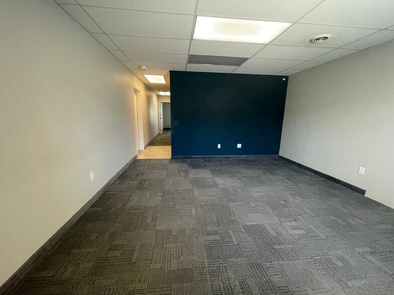 More Photos Of 6223 W Deschutes Ave, Kennewick Flex For Lease
