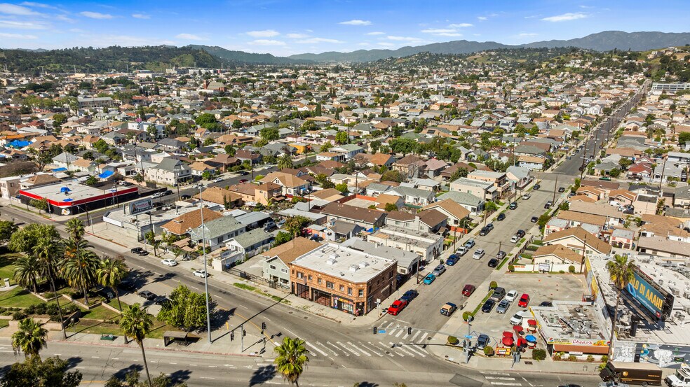 More Photos Of 3229-3235 N Main St, Los Angeles Storefront Retail Residential For Lease