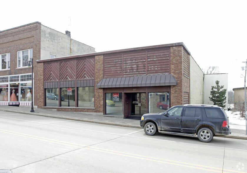 More Photos Of 149-153 W Main St, Cambridge Storefront For Lease